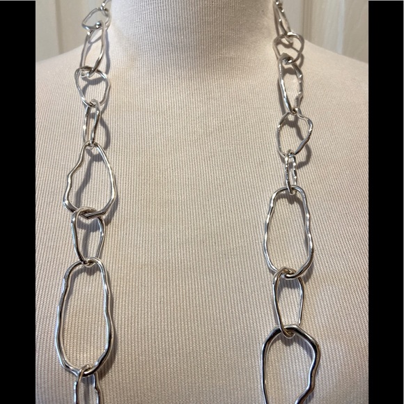 Elegant Geometric Silver Chain Statement Necklace - Picture 2 of 8